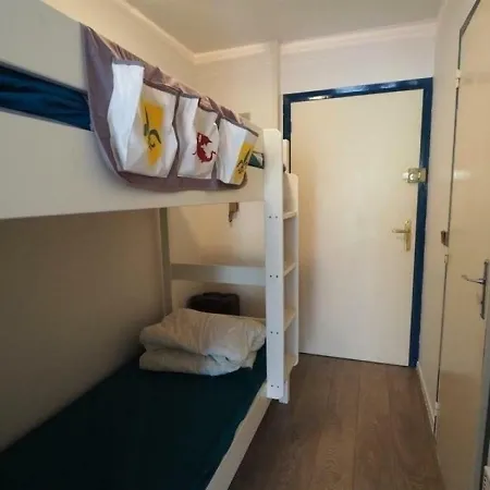 Studio Cabine 4 Personnes Proche Du Centre D'arcachon Avec Terrasse Exposee Sud Et Acces Direct Plage Appartement *