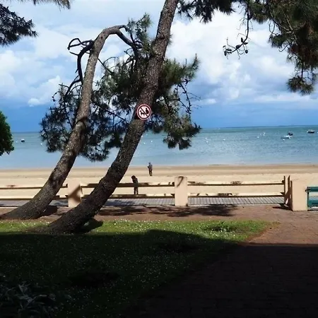 Studio Cabine 4 Personnes Proche Du Centre D'arcachon Avec Terrasse Exposee Sud Et Acces Direct Plage Appartement