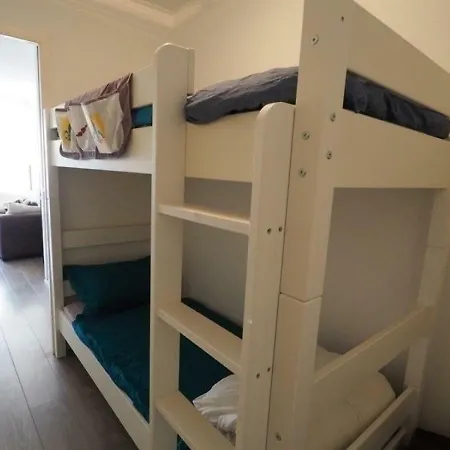 Studio Cabine 4 Personnes Proche Du Centre D'arcachon Avec Terrasse Exposee Sud Et Acces Direct Plage Appartement *